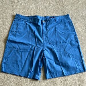 Blue vineyard vine khaki shorts. Size 42 waist never worn.